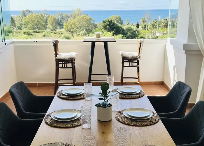 Sea View Apartment *