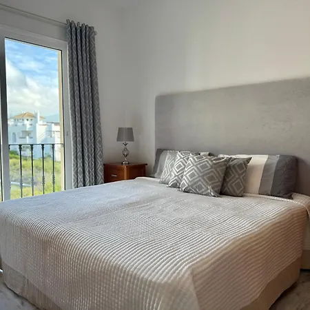 Sea View إِستيبونا